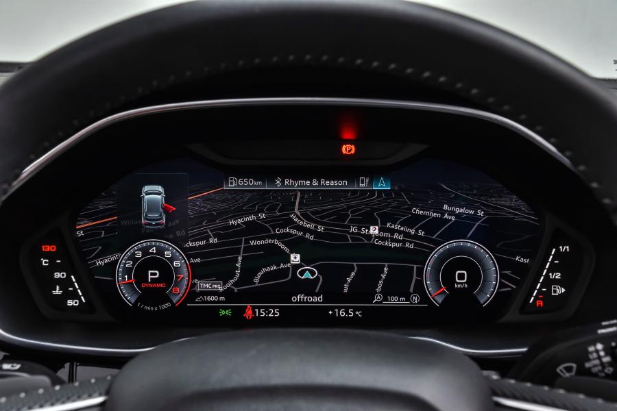 Панель приборов Audi Q3 35 TFSI S-Line 2019 года  (ZA) (фото 3 из 18)